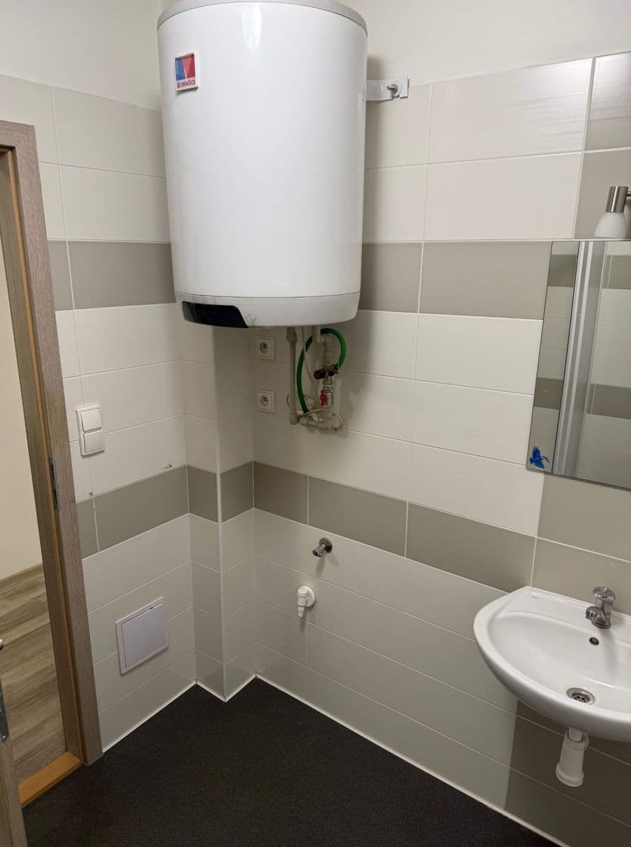 Prenájom bytu 2-izbový 56 m², Purkyňova, Svitavy, Pardubický kraj Prenájom bytu 2-izbový 56 m², Purkyňova, Svitavy, Pardubický kraj