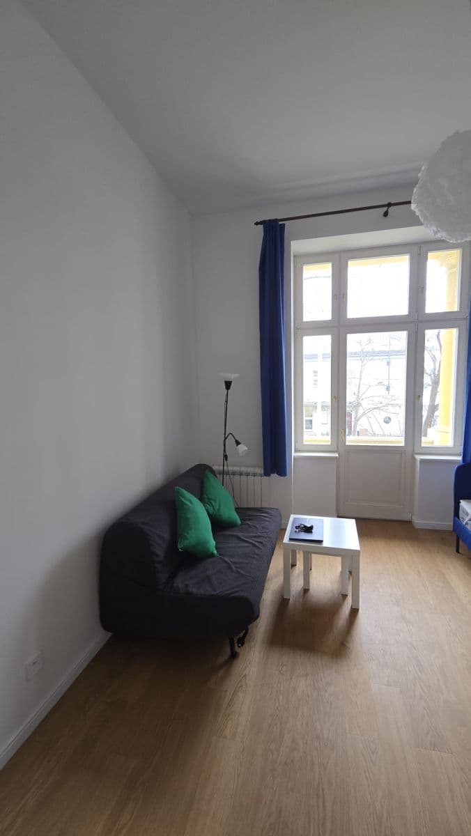Prenájom bytu 32 m², Korunní, Praha, Praha Prenájom bytu 32 m², Korunní, Praha, Praha