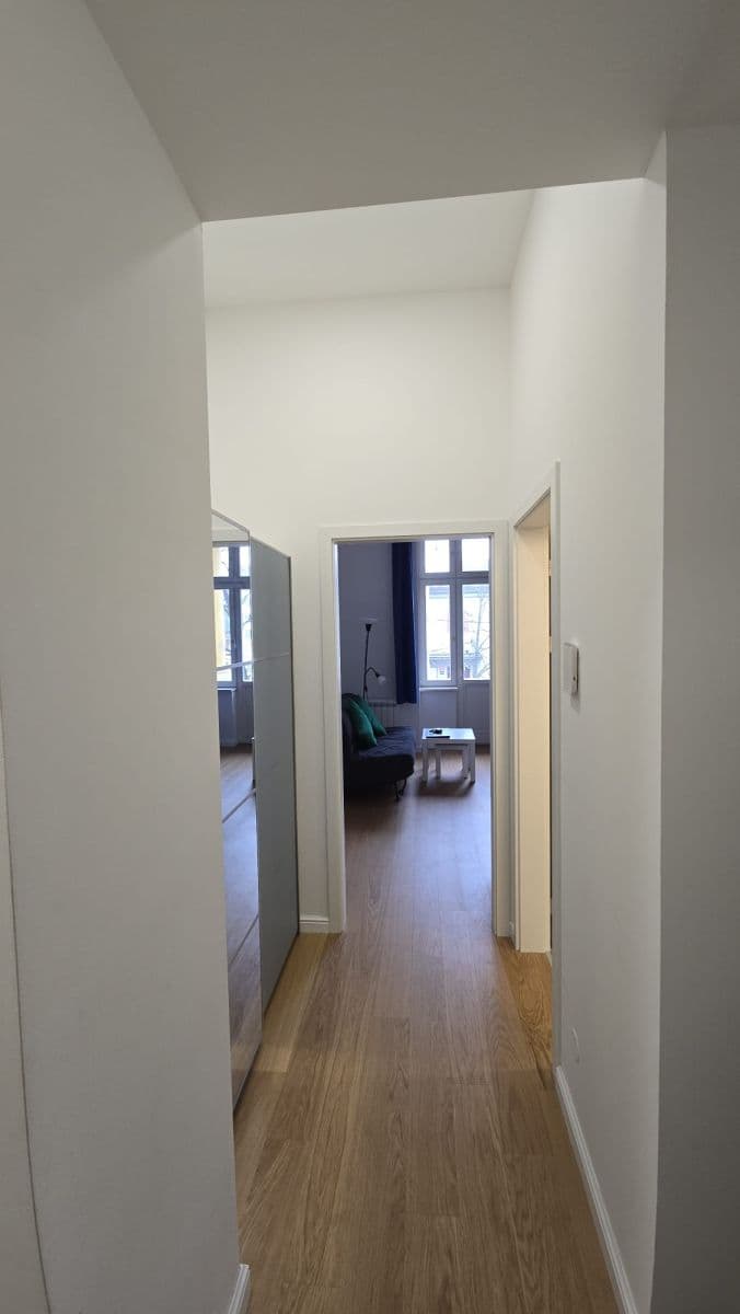 Prenájom bytu 32 m², Korunní, Praha, Praha Prenájom bytu 32 m², Korunní, Praha, Praha