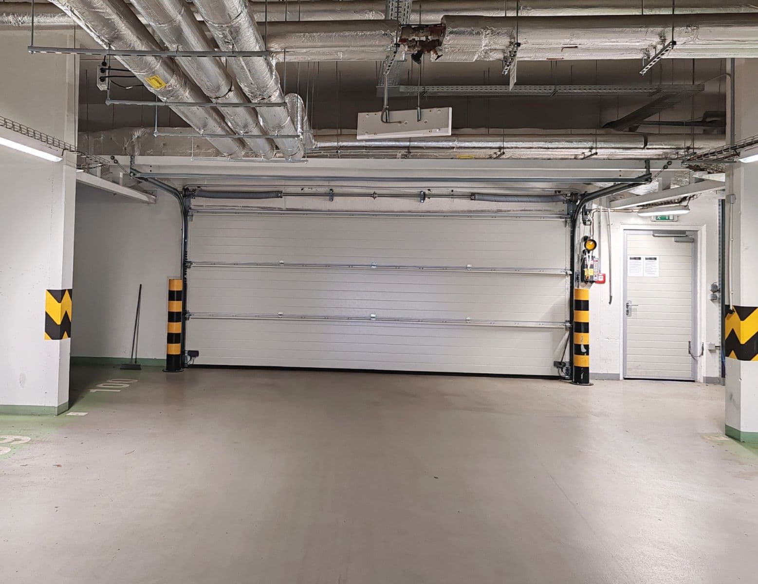 Prenájom garáže 14 m², Modrého, Praha, Praha Prenájom garáže 14 m², Modrého, Praha, Praha