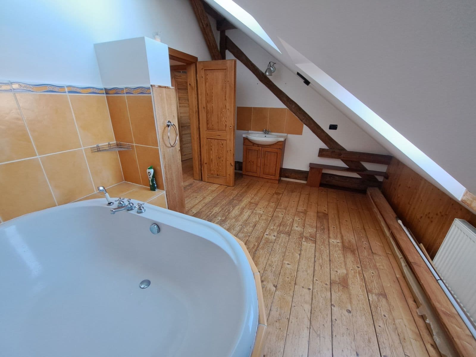 Prenájom bytu 5-izbový 200 m², Němejcova, Plzeň, Plzeňský kraj Prenájom bytu 5-izbový 200 m², Němejcova, Plzeň, Plzeňský kraj