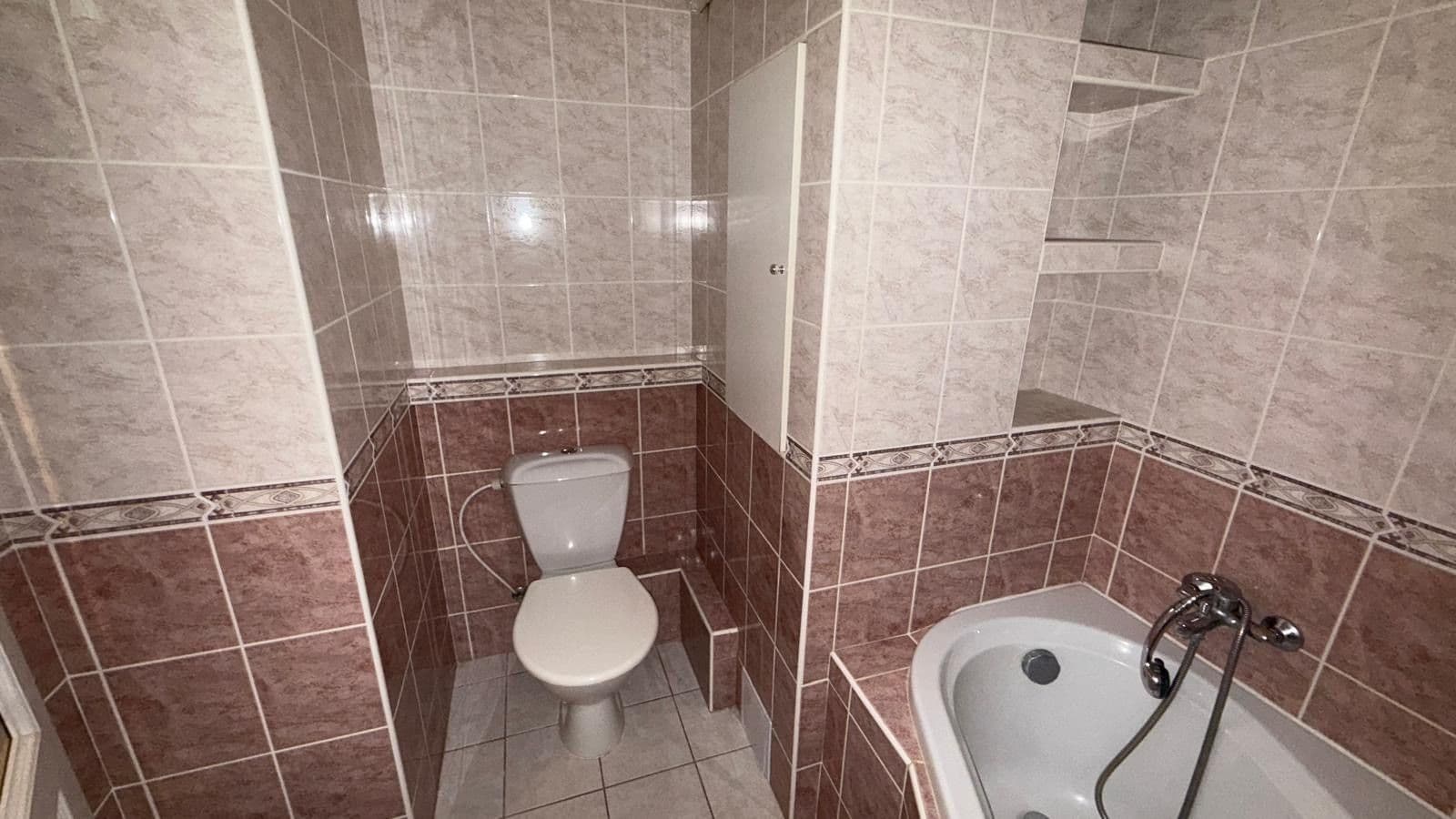 Prenájom bytu 1-izbový 42 m², Jiřího Wolkera, Most, Ústecký kraj Prenájom bytu 1-izbový 42 m², Jiřího Wolkera, Most, Ústecký kraj