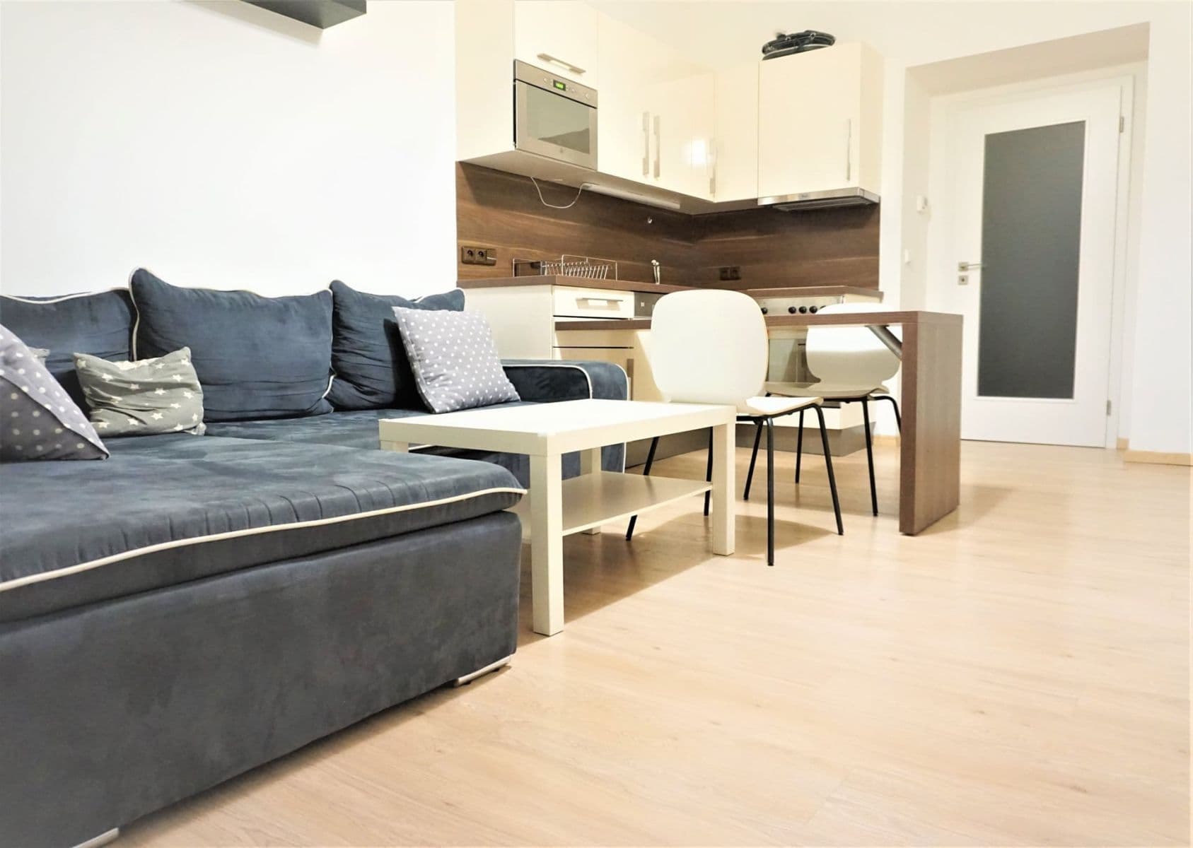 Prenájom bytu 3-izbový 55 m², náměstí Hrdinů, Praha, Praha Prenájom bytu 3-izbový 55 m², náměstí Hrdinů, Praha, Praha