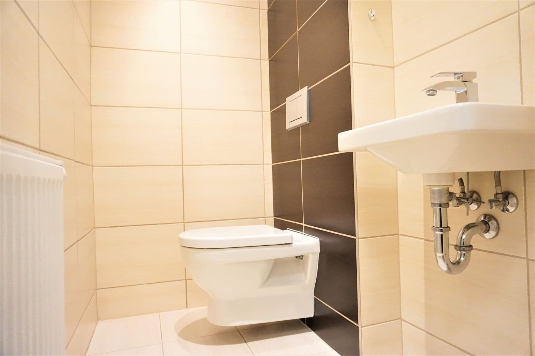 Prenájom bytu 3-izbový 55 m², náměstí Hrdinů, Praha, Praha Prenájom bytu 3-izbový 55 m², náměstí Hrdinů, Praha, Praha