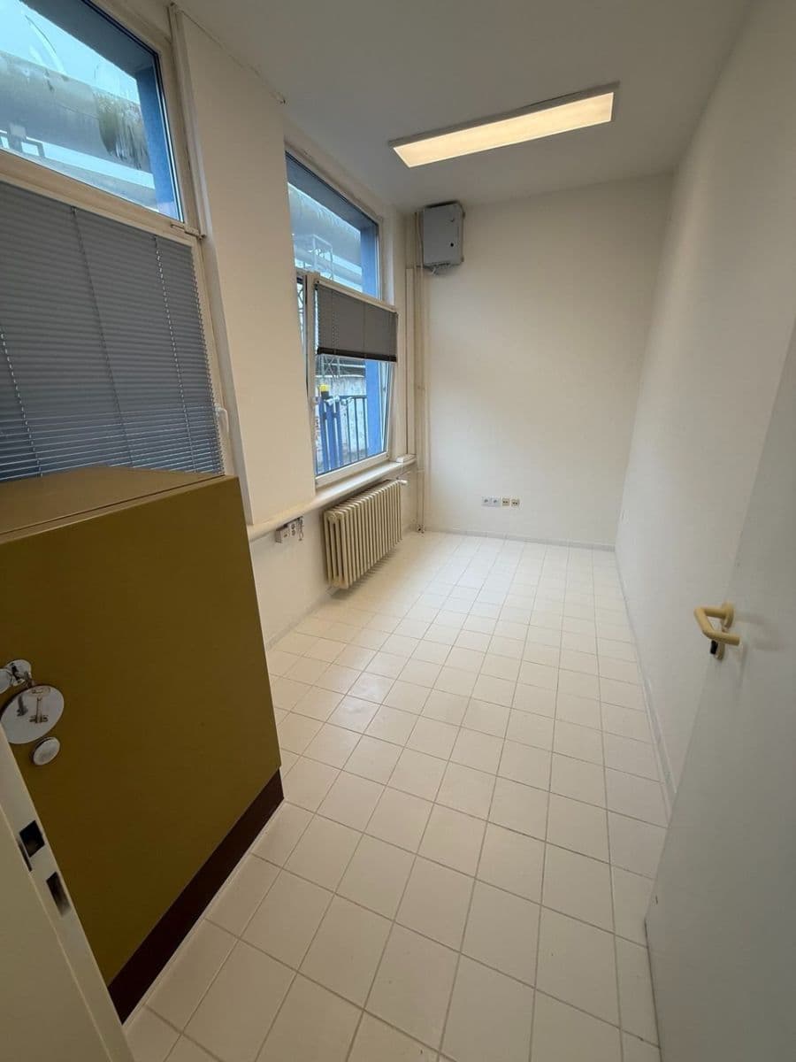 Prenájom nebytového priestoru 127 m², U Vlečky, Ústí nad Labem, Ústecký kraj Prenájom nebytového priestoru 127 m², U Vlečky, Ústí nad Labem, Ústecký kraj