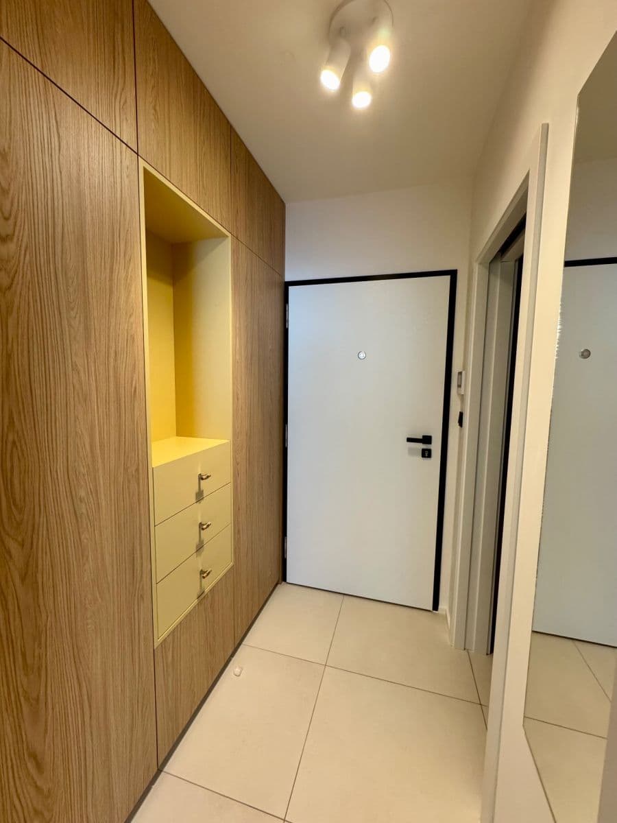 Prenájom bytu 1-izbový 29 m², Krymská, Praha, Praha Prenájom bytu 1-izbový 29 m², Krymská, Praha, Praha