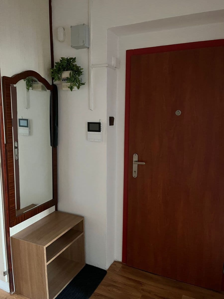 Prenájom bytu 3-izbový 54 m², Hlavní, Praha, Praha Prenájom bytu 3-izbový 54 m², Hlavní, Praha, Praha