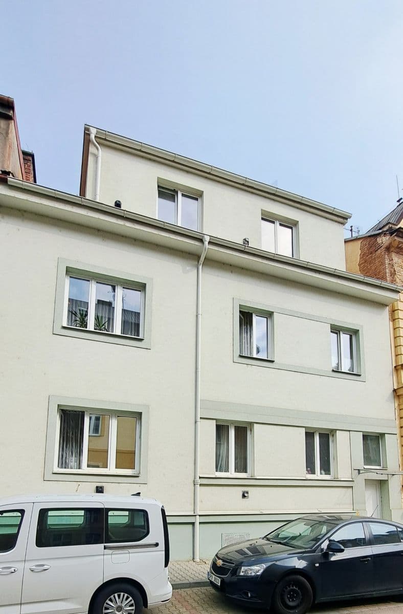 Prenájom bytu 1-izbový 50 m², Na Jíkalce, Plzeň, Plzeňský kraj Prenájom bytu 1-izbový 50 m², Na Jíkalce, Plzeň, Plzeňský kraj