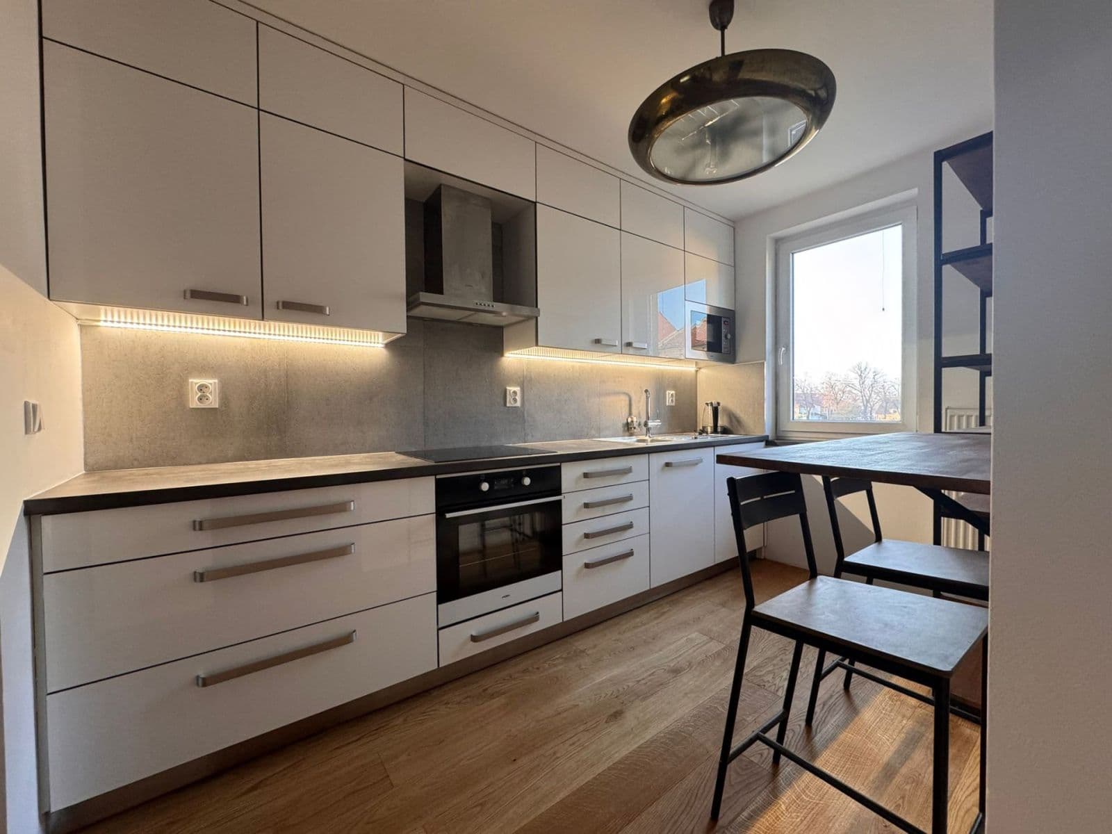 Prenájom bytu 3-izbový 75 m², Horní, Úžice, Středočeský kraj Prenájom bytu 3-izbový 75 m², Horní, Úžice, Středočeský kraj