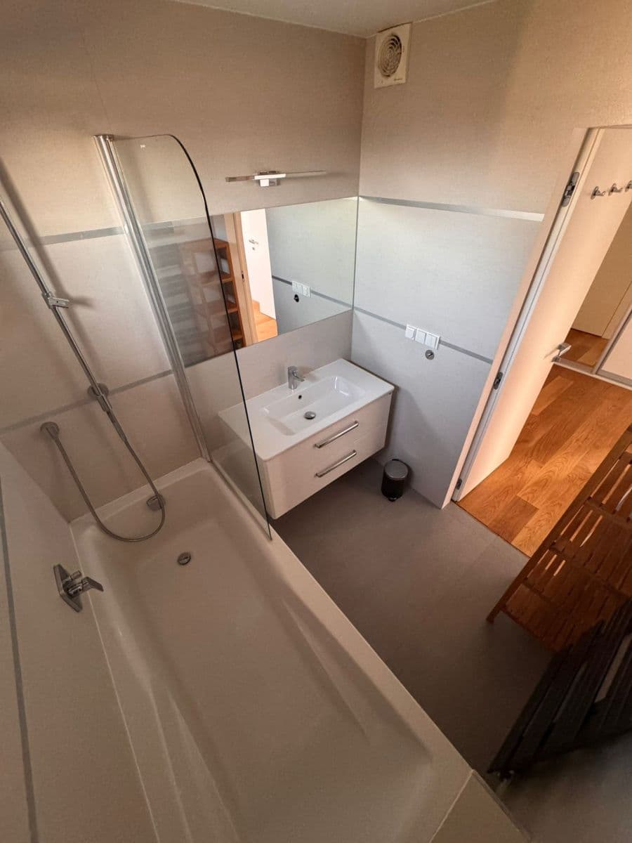 Prenájom bytu 3-izbový 75 m², Horní, Úžice, Středočeský kraj Prenájom bytu 3-izbový 75 m², Horní, Úžice, Středočeský kraj