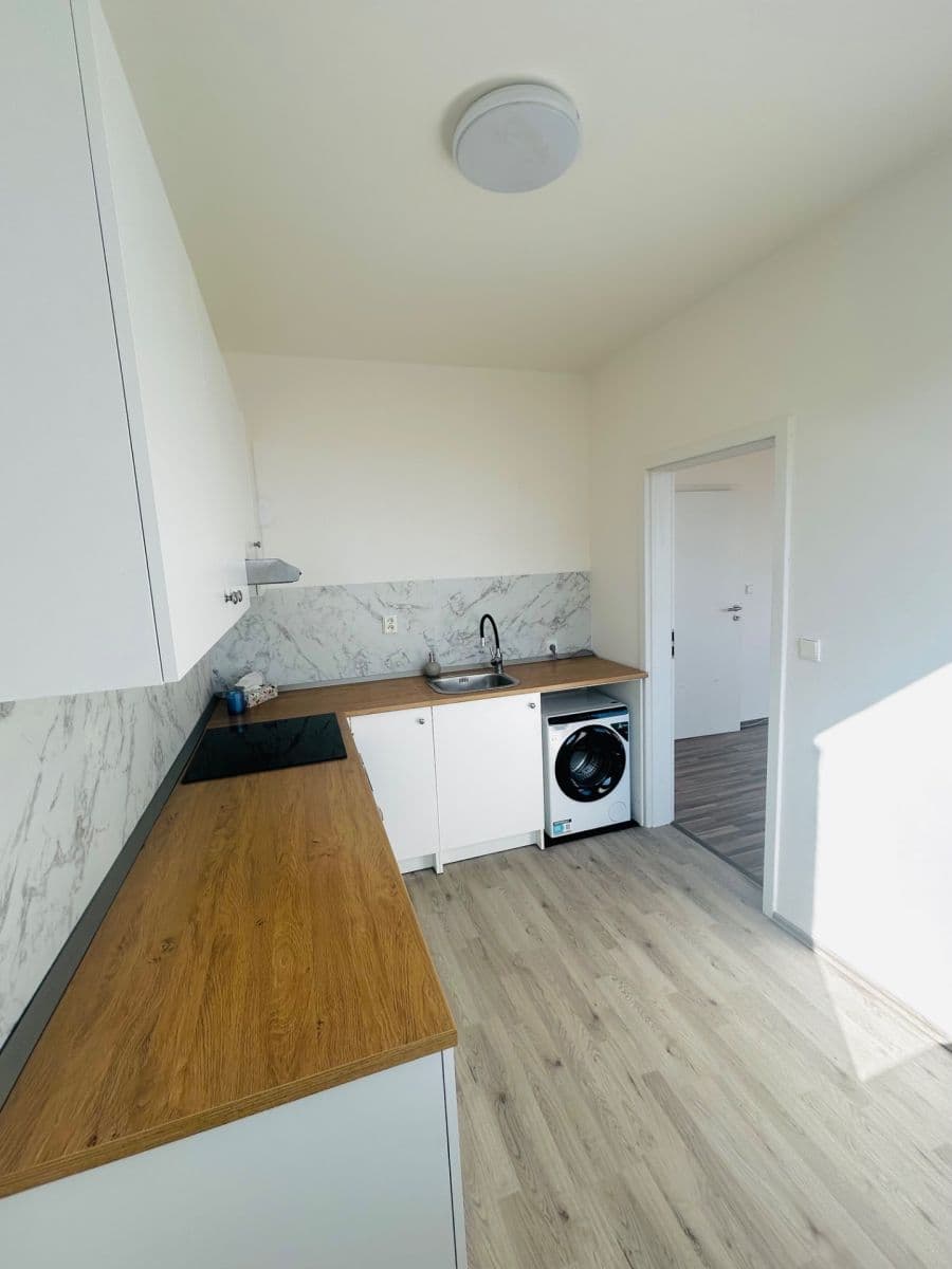 Prenájom bytu 2-izbový 46 m², Pražského, Praha, Praha Prenájom bytu 2-izbový 46 m², Pražského, Praha, Praha