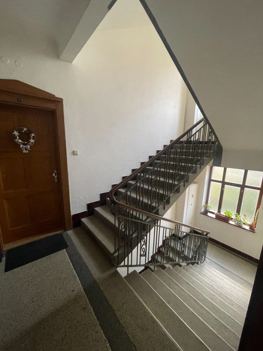 Prenájom bytu 3-izbový 70 m², V Holešovičkách, Praha, Praha Prenájom bytu 3-izbový 70 m², V Holešovičkách, Praha, Praha