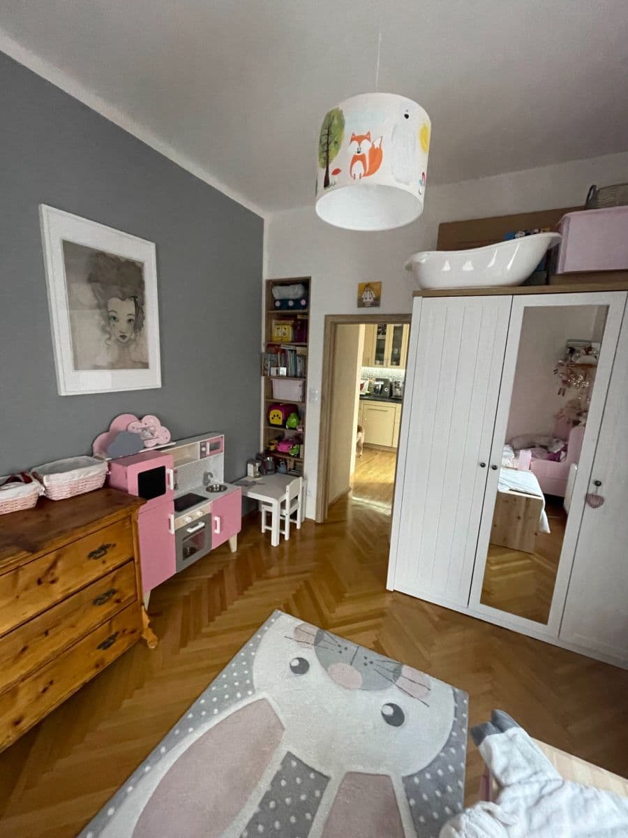 Prenájom bytu 3-izbový 70 m², V Holešovičkách, Praha, Praha Prenájom bytu 3-izbový 70 m², V Holešovičkách, Praha, Praha