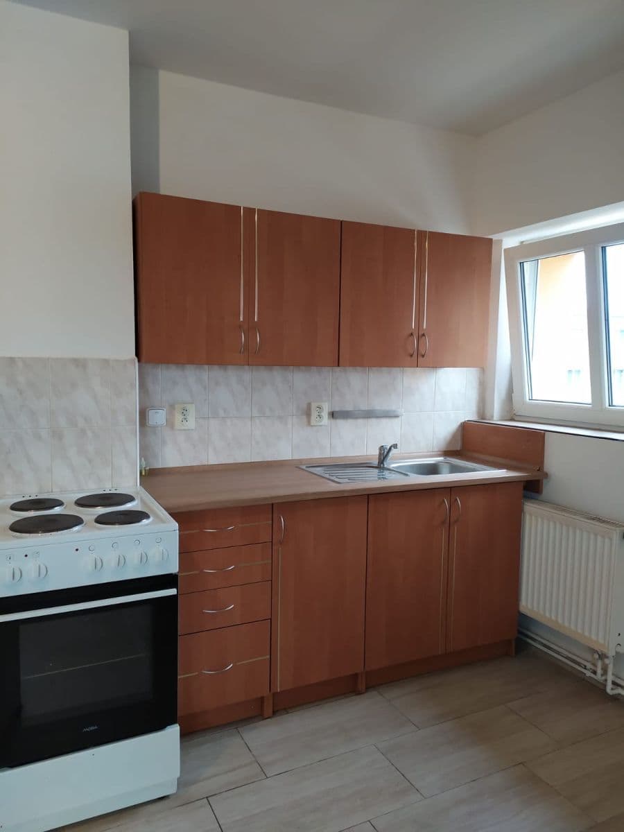 Prenájom bytu 1-izbový 34 m², U Křížku, Rakovník, Středočeský kraj Prenájom bytu 1-izbový 34 m², U Křížku, Rakovník, Středočeský kraj