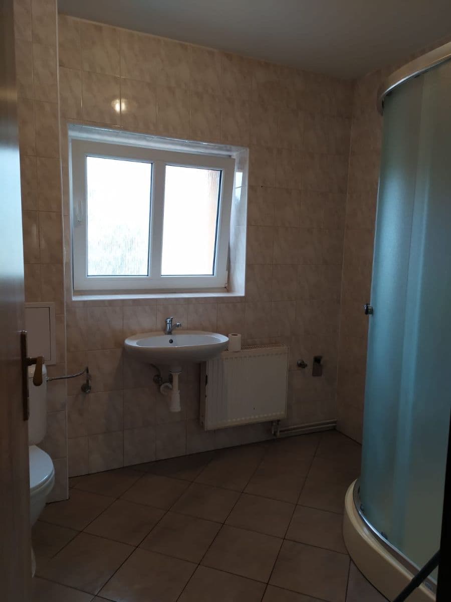 Prenájom bytu 1-izbový 34 m², U Křížku, Rakovník, Středočeský kraj Prenájom bytu 1-izbový 34 m², U Křížku, Rakovník, Středočeský kraj