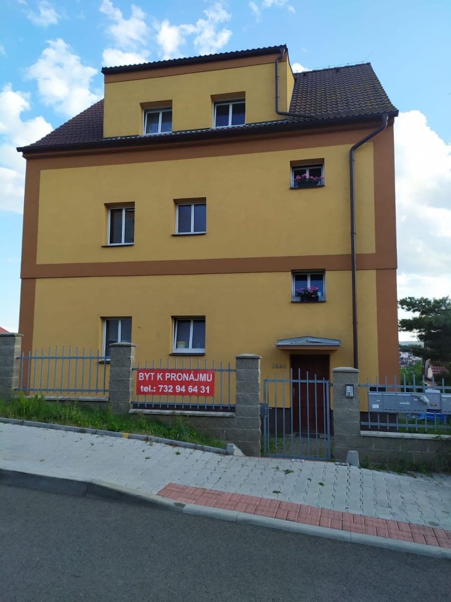 Prenájom bytu 1-izbový 34 m², U Křížku, Rakovník, Středočeský kraj Prenájom bytu 1-izbový 34 m², U Křížku, Rakovník, Středočeský kraj