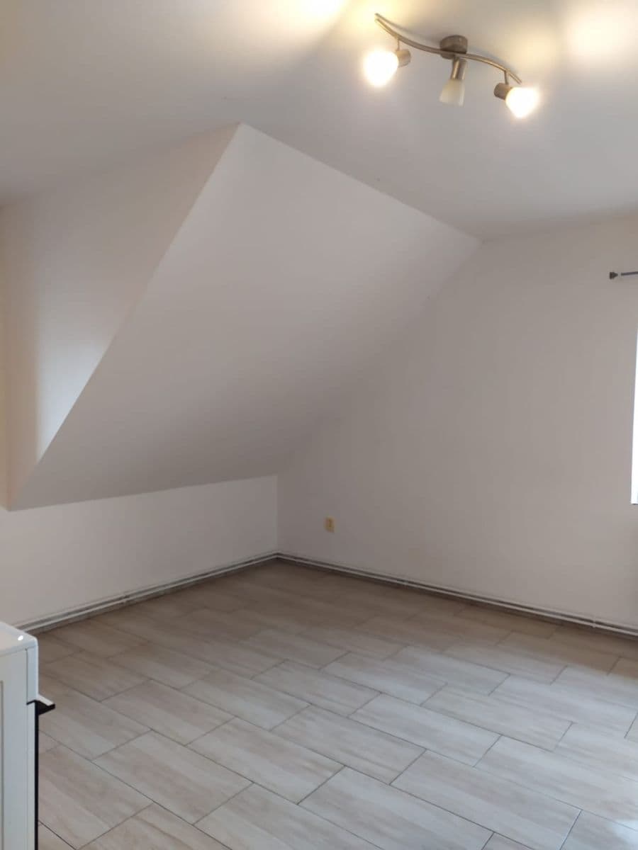 Prenájom bytu 1-izbový 34 m², U Křížku, Rakovník, Středočeský kraj Prenájom bytu 1-izbový 34 m², U Křížku, Rakovník, Středočeský kraj