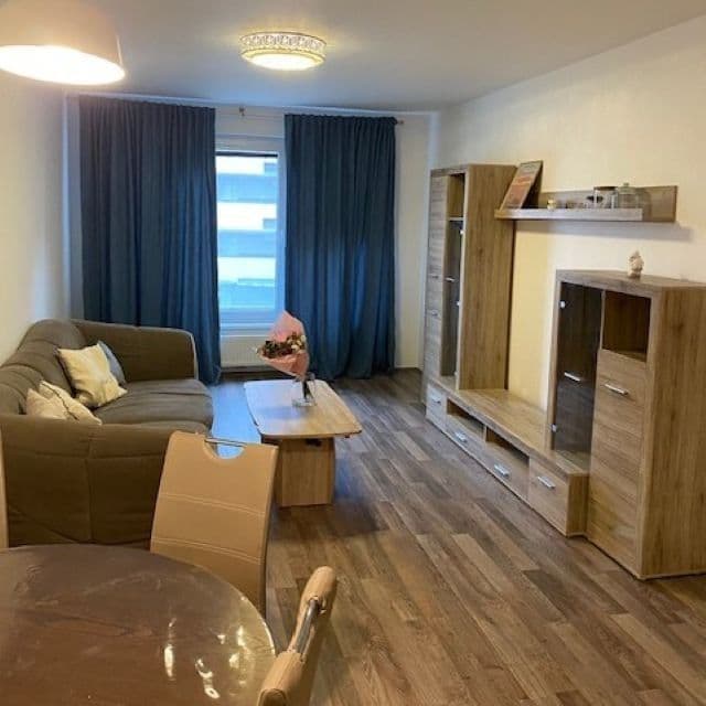 Prenájom bytu 2-izbový 63 m², Zvěřinova, Praha, Praha Prenájom bytu 2-izbový 63 m², Zvěřinova, Praha, Praha