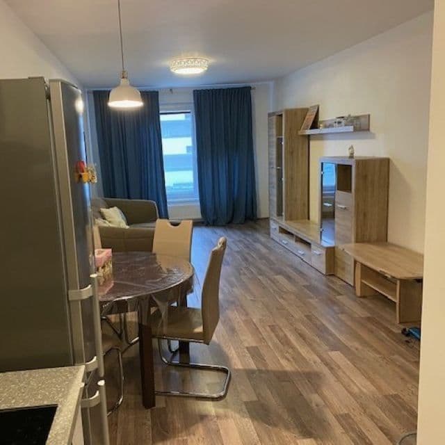 Prenájom bytu 2-izbový 63 m², Zvěřinova, Praha, Praha Prenájom bytu 2-izbový 63 m², Zvěřinova, Praha, Praha