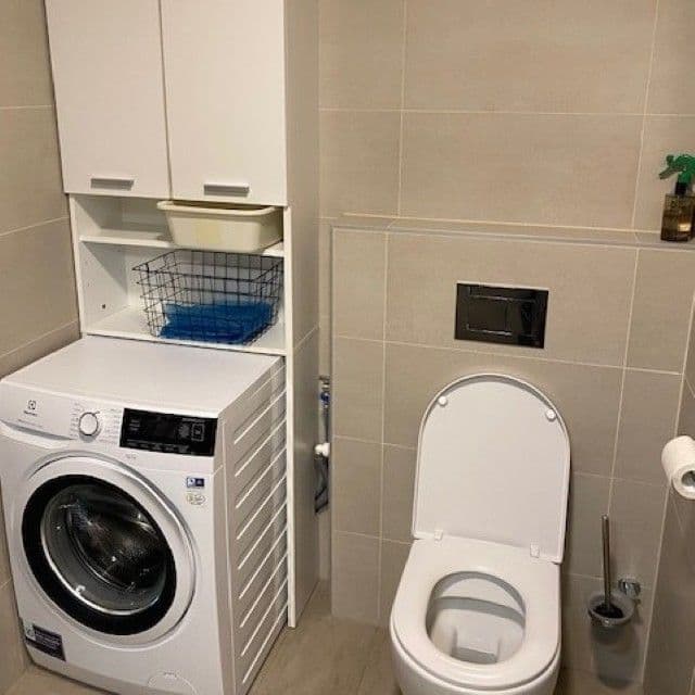 Prenájom bytu 2-izbový 63 m², Zvěřinova, Praha, Praha Prenájom bytu 2-izbový 63 m², Zvěřinova, Praha, Praha