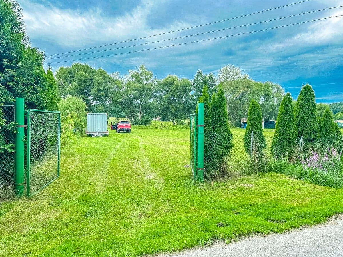 Predaj pozemku 1.868 m², Lhenice, Jihočeský kraj Predaj pozemku 1.868 m², Lhenice, Jihočeský kraj