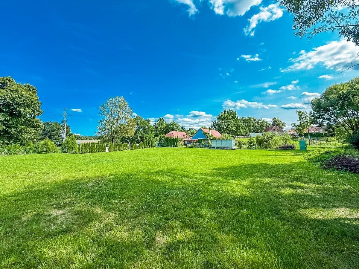 Predaj pozemku 1.868 m², Lhenice, Jihočeský kraj Predaj pozemku 1.868 m², Lhenice, Jihočeský kraj