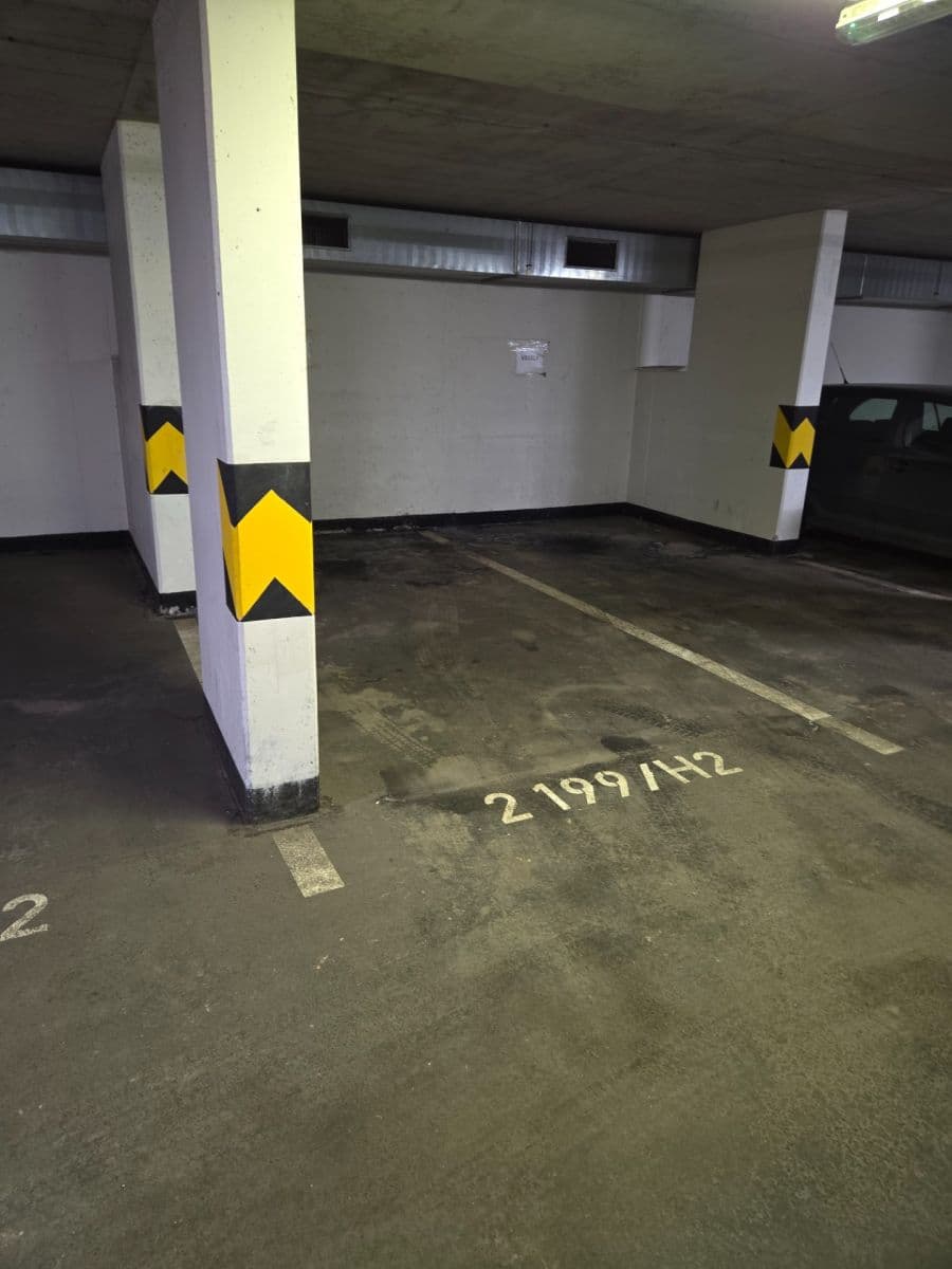 Prenájom garáže 15 m², Praha, Praha Prenájom garáže 15 m², Praha, Praha