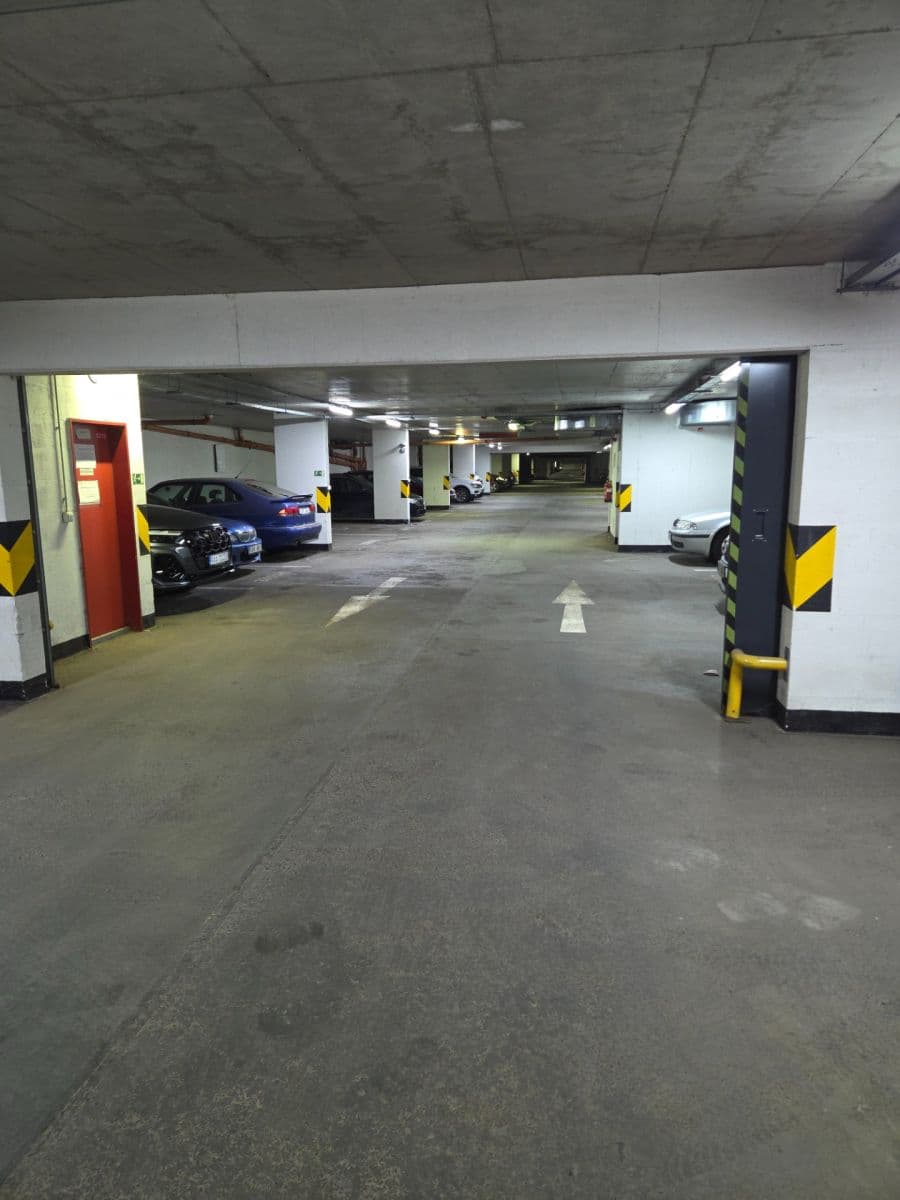 Prenájom garáže 15 m², Praha, Praha Prenájom garáže 15 m², Praha, Praha