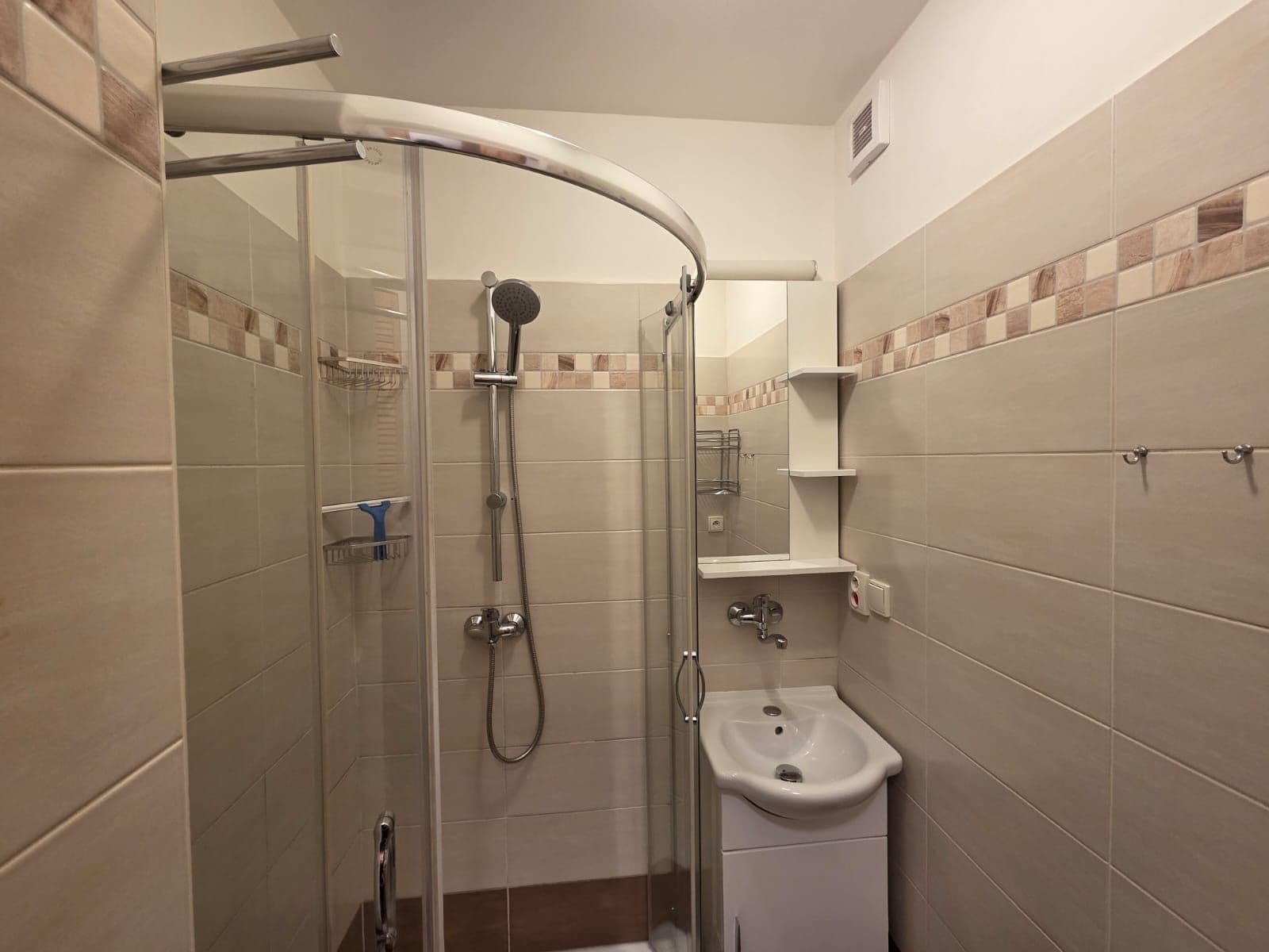 Prenájom bytu 2-izbový 53 m², Hartigova, Praha, Praha Prenájom bytu 2-izbový 53 m², Hartigova, Praha, Praha