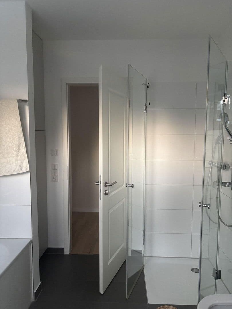 Prenájom bytu 3-izbový 85 m², Rissener Landstrasse 197, Hamburg, Hamburg Prenájom bytu 3-izbový 85 m², Rissener Landstrasse 197, Hamburg, Hamburg