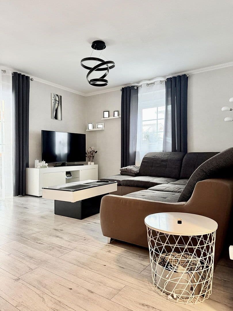 Predaj domu 124 m², pozemek 296 m², Stade, Dolné Sasko Predaj domu 124 m², pozemek 296 m², Stade, Dolné Sasko