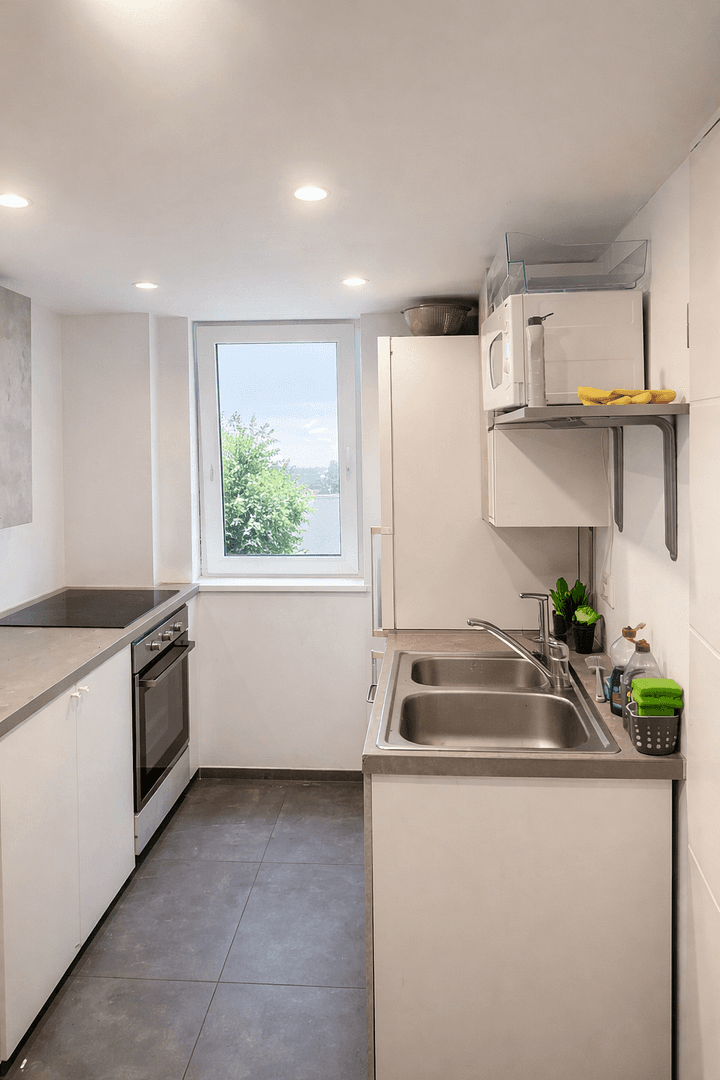 Prenájom bytu 3-izbový 20 m², Frankfurt am Main, Hesensko Prenájom bytu 3-izbový 20 m², Frankfurt am Main, Hesensko