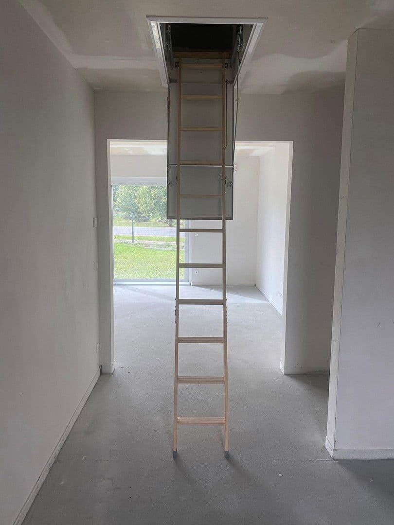 Predaj domu 151 m², pozemek 900 m², Ponnsdorfer Weg 4, Sonnewalde, Brandenbursko Predaj domu 151 m², pozemek 900 m², Ponnsdorfer Weg 4, Sonnewalde, Brandenbursko