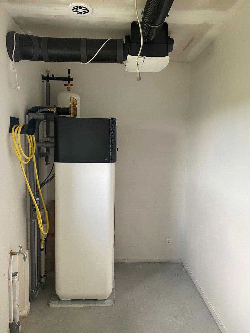 Predaj domu 151 m², pozemek 900 m², Ponnsdorfer Weg 4, Sonnewalde, Brandenbursko Predaj domu 151 m², pozemek 900 m², Ponnsdorfer Weg 4, Sonnewalde, Brandenbursko