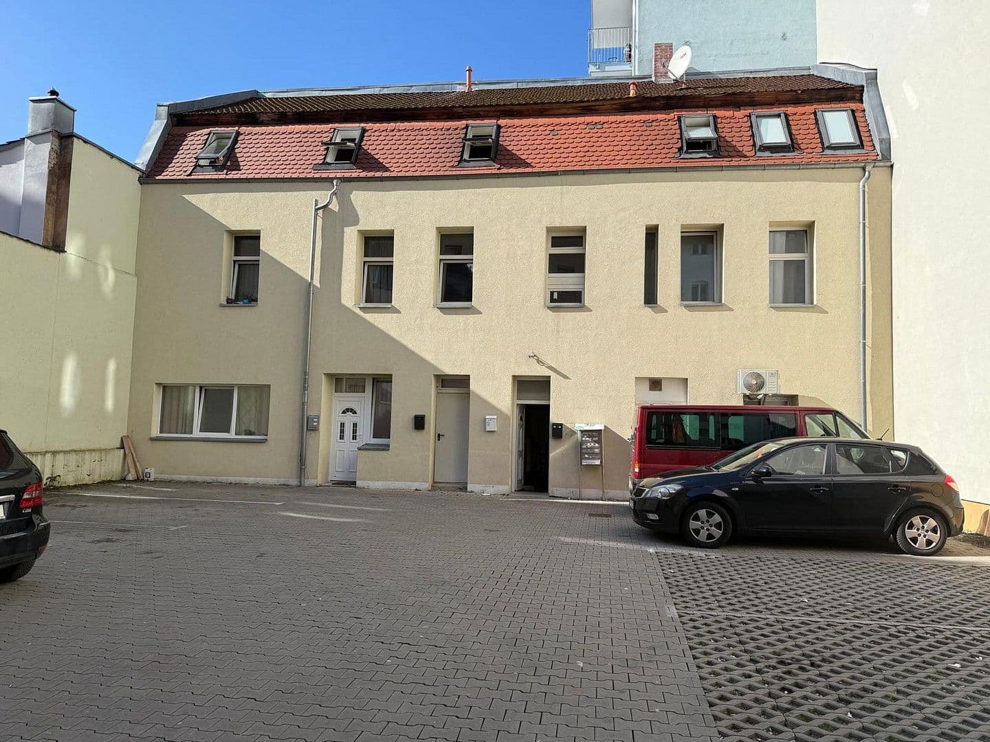 Predaj domu 768 m², pozemek 584 m², Rothenburger Straße 130, Nürnberg, Bavorsko Predaj domu 768 m², pozemek 584 m², Rothenburger Straße 130, Nürnberg, Bavorsko
