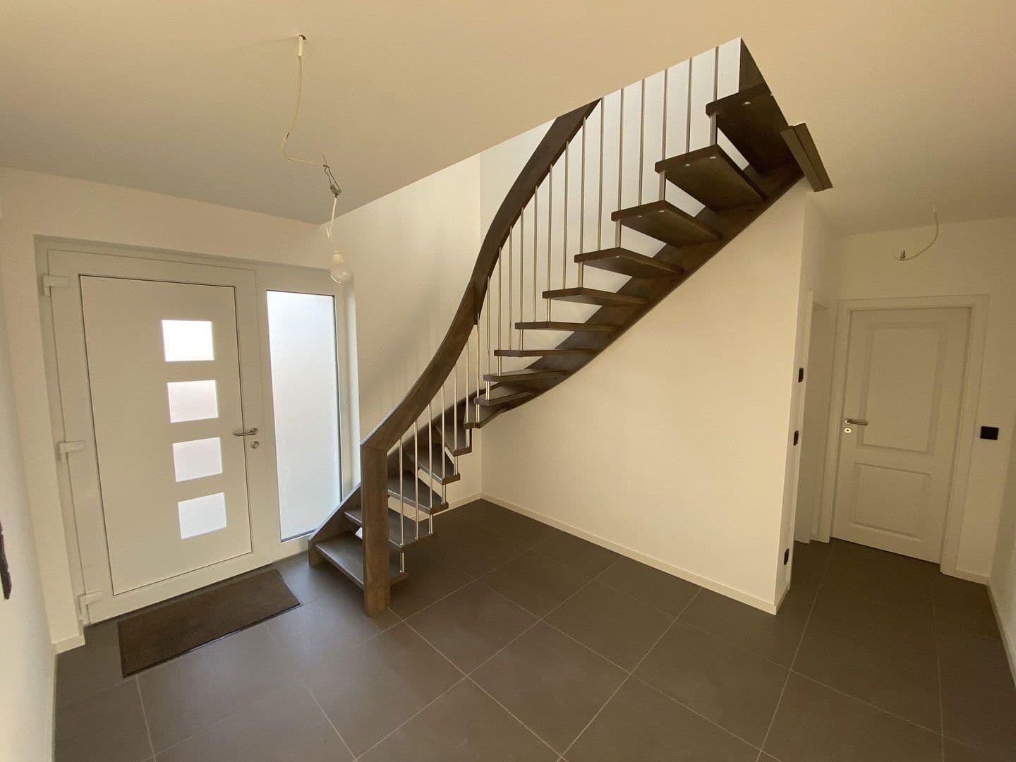 Predaj domu 151 m², pozemek 920 m², Ponnsdorfer Weg 4 A, Sonnewalde, Brandenbursko Predaj domu 151 m², pozemek 920 m², Ponnsdorfer Weg 4 A, Sonnewalde, Brandenbursko