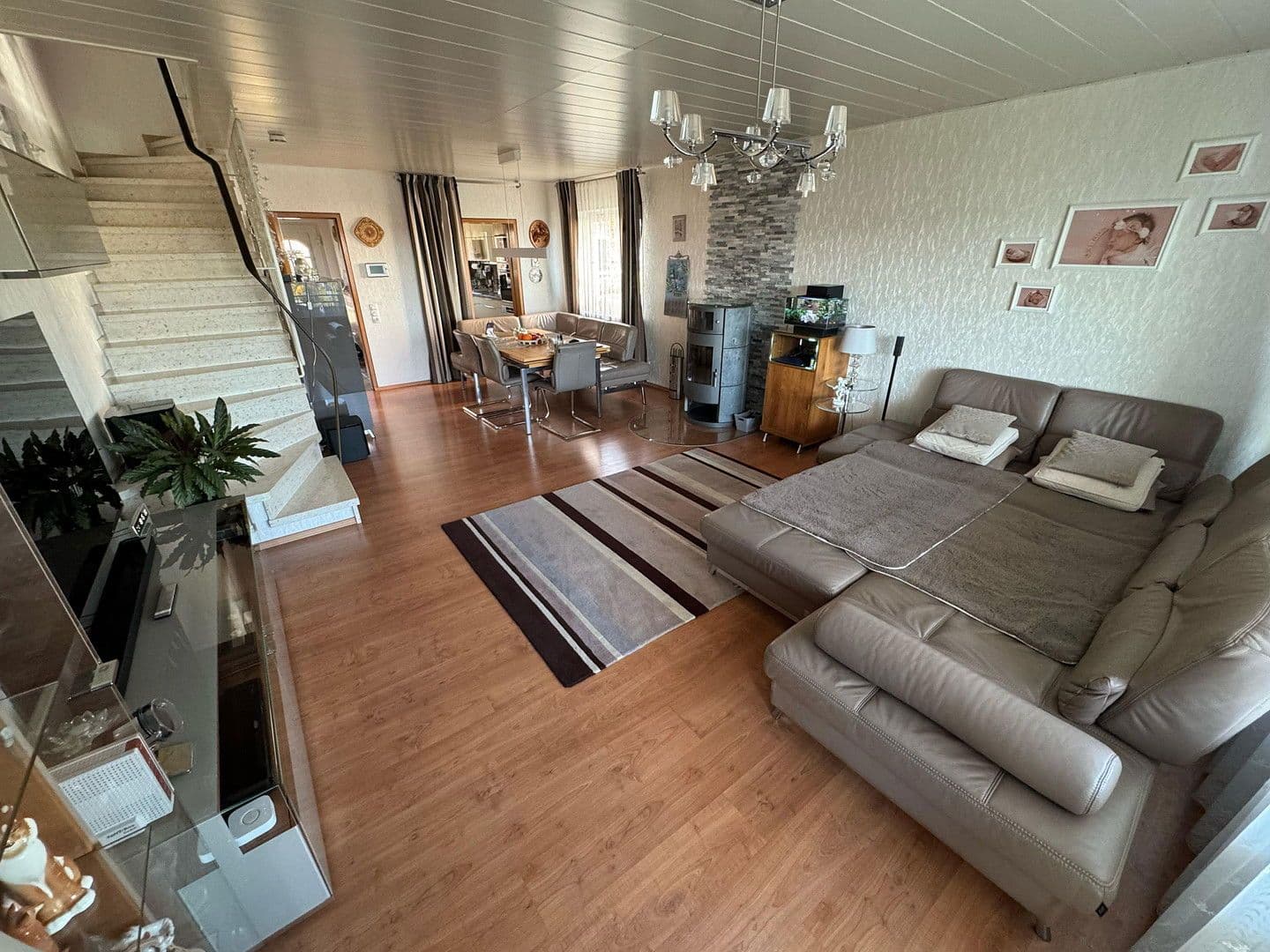 Predaj domu 135 m², pozemek 341 m², Brahmsstraße 24, Herrenberg, Bádensko-Wurttembersko Predaj domu 135 m², pozemek 341 m², Brahmsstraße 24, Herrenberg, Bádensko-Wurttembersko