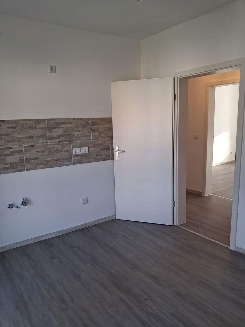 Prenájom bytu 3-izbový 68 m², Neustadtstraße 3, Leverkusen, Severné Porýnie - Westfálsko Prenájom bytu 3-izbový 68 m², Neustadtstraße 3, Leverkusen, Severné Porýnie - Westfálsko