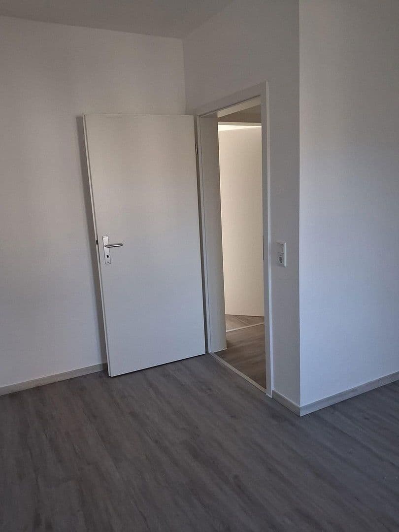 Prenájom bytu 3-izbový 68 m², Neustadtstraße 3, Leverkusen, Severné Porýnie - Westfálsko Prenájom bytu 3-izbový 68 m², Neustadtstraße 3, Leverkusen, Severné Porýnie - Westfálsko