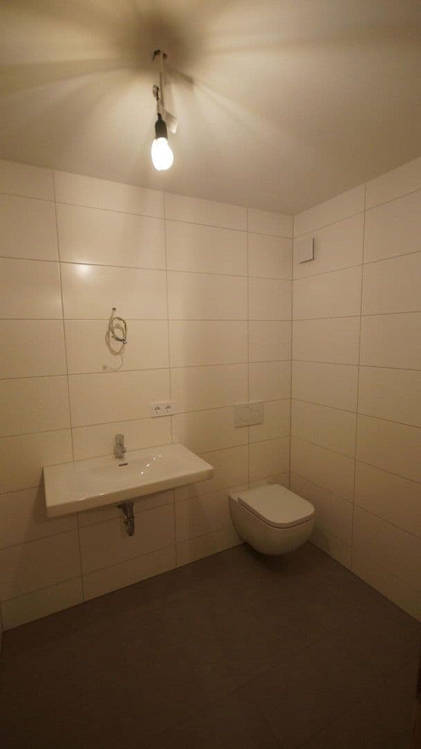 Prenájom domu 150 m², pozemek 130 m², Köpfertstr.68, Plieningen, Bádensko-Wurttembersko Prenájom domu 150 m², pozemek 130 m², Köpfertstr.68, Plieningen, Bádensko-Wurttembersko