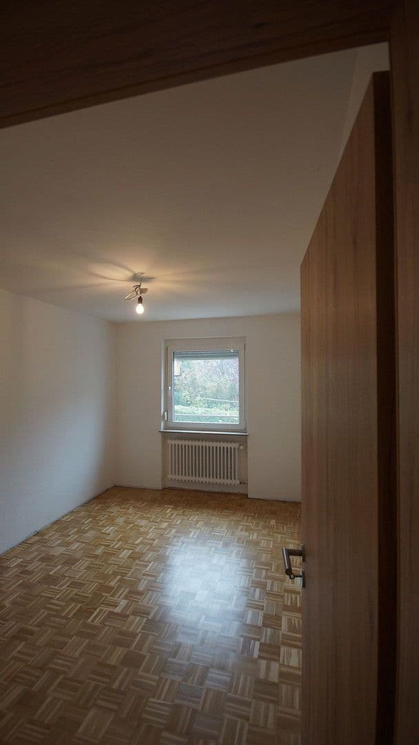 Prenájom domu 150 m², pozemek 130 m², Köpfertstr.68, Plieningen, Bádensko-Wurttembersko Prenájom domu 150 m², pozemek 130 m², Köpfertstr.68, Plieningen, Bádensko-Wurttembersko