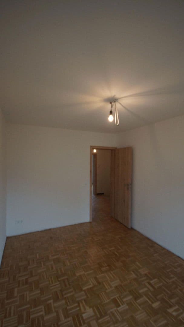 Prenájom domu 150 m², pozemek 130 m², Köpfertstr.68, Plieningen, Bádensko-Wurttembersko Prenájom domu 150 m², pozemek 130 m², Köpfertstr.68, Plieningen, Bádensko-Wurttembersko