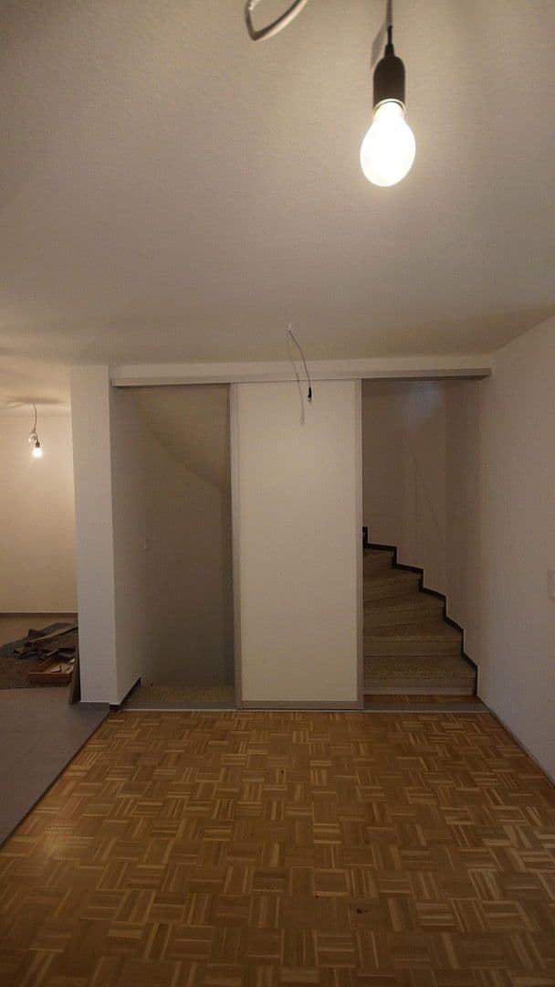 Prenájom domu 150 m², pozemek 130 m², Köpfertstr.68, Plieningen, Bádensko-Wurttembersko Prenájom domu 150 m², pozemek 130 m², Köpfertstr.68, Plieningen, Bádensko-Wurttembersko