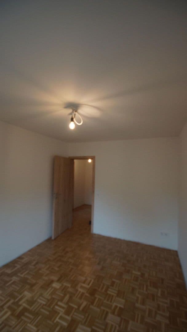 Prenájom domu 150 m², pozemek 130 m², Köpfertstr.68, Plieningen, Bádensko-Wurttembersko Prenájom domu 150 m², pozemek 130 m², Köpfertstr.68, Plieningen, Bádensko-Wurttembersko