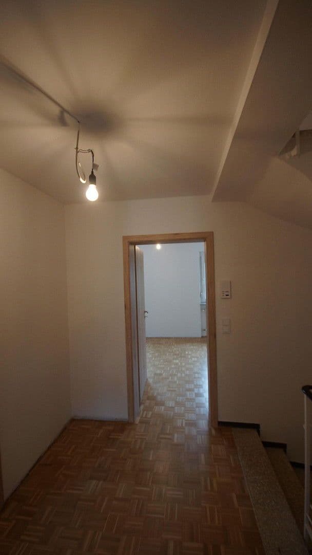 Prenájom domu 150 m², pozemek 130 m², Köpfertstr.68, Plieningen, Bádensko-Wurttembersko Prenájom domu 150 m², pozemek 130 m², Köpfertstr.68, Plieningen, Bádensko-Wurttembersko