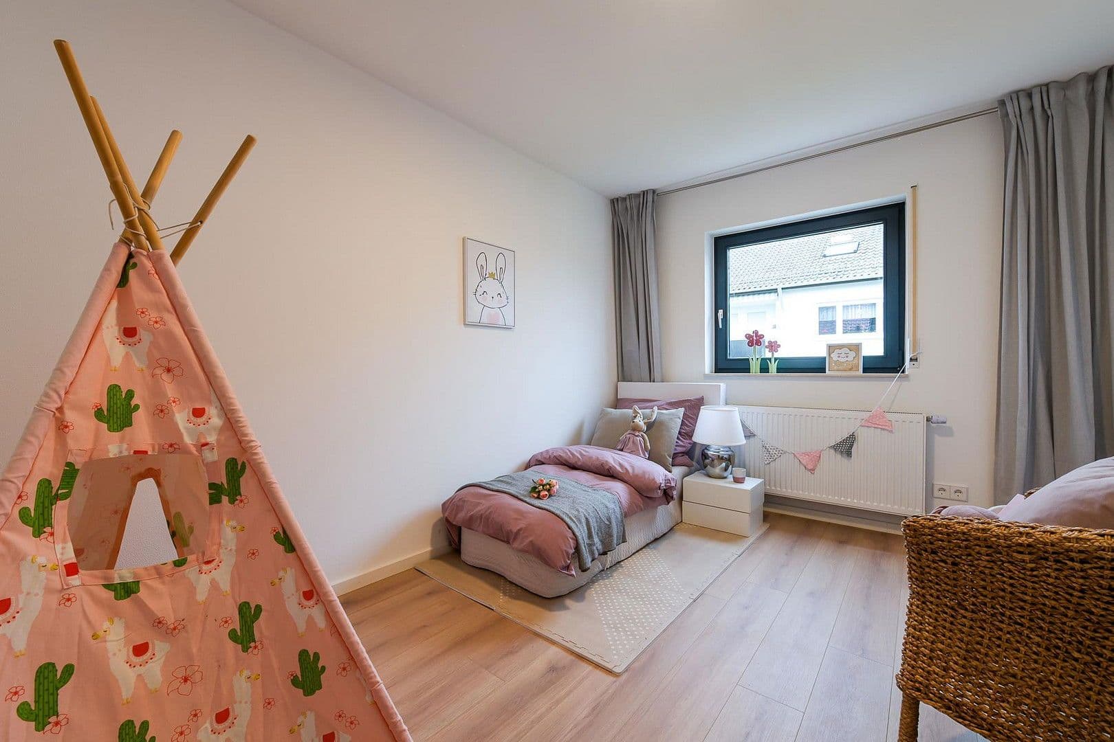 Predaj domu 161 m², pozemek 216 m², Bad Friedrichshall, Bádensko-Wurttembersko Predaj domu 161 m², pozemek 216 m², Bad Friedrichshall, Bádensko-Wurttembersko