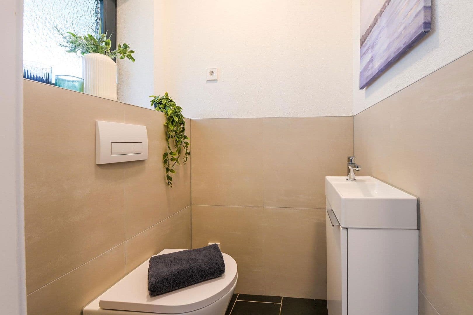 Predaj domu 161 m², pozemek 216 m², Bad Friedrichshall, Bádensko-Wurttembersko Predaj domu 161 m², pozemek 216 m², Bad Friedrichshall, Bádensko-Wurttembersko