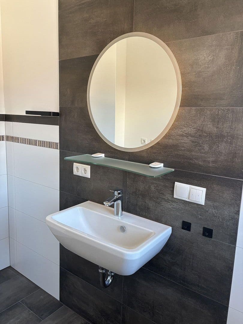 Prenájom bytu 2-izbový 85 m², Kaiserslautern, Porýnie-Falcko Prenájom bytu 2-izbový 85 m², Kaiserslautern, Porýnie-Falcko