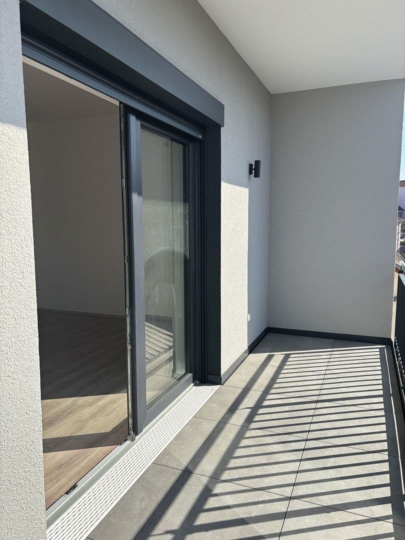 Prenájom bytu 2-izbový 85 m², Kaiserslautern, Porýnie-Falcko Prenájom bytu 2-izbový 85 m², Kaiserslautern, Porýnie-Falcko