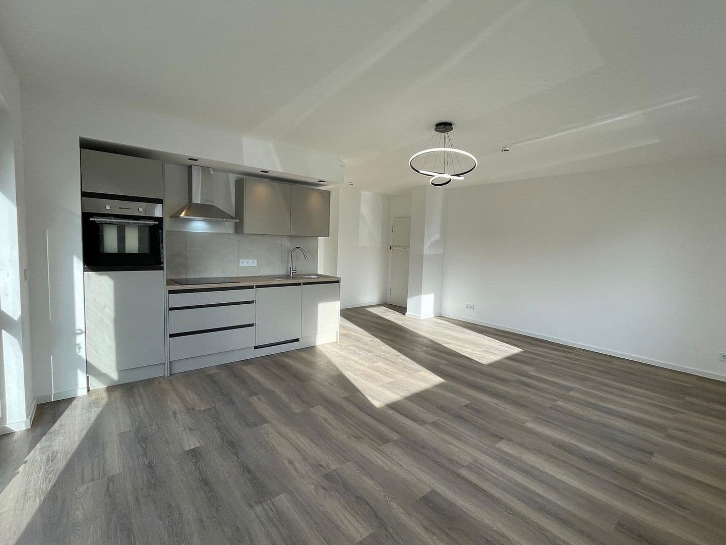 Prenájom bytu 2-izbový 56 m², Taunusstraße 7, Kerpen, Severné Porýnie - Westfálsko Prenájom bytu 2-izbový 56 m², Taunusstraße 7, Kerpen, Severné Porýnie - Westfálsko